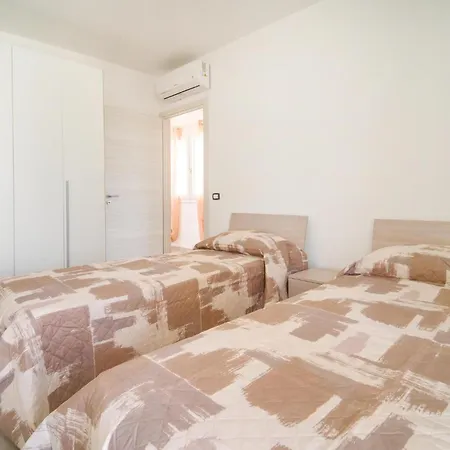 Gorgeous In With Kitchen Holiday home *