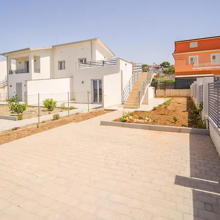 Gorgeous In With Kitchen Holiday home *